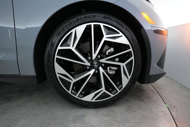2024 Hyundai IONIQ 6 — photo 16 of 23