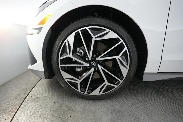 2024 Hyundai IONIQ 6 — photo 15 of 27