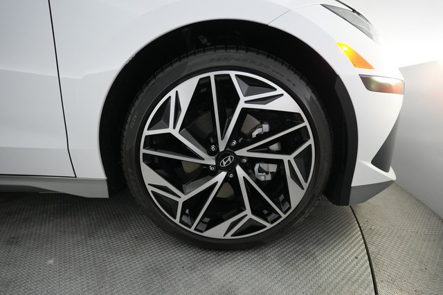 2024 Hyundai IONIQ 6 — photo 16 of 27