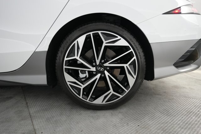 2024 Hyundai IONIQ 6 — photo 7 of 27