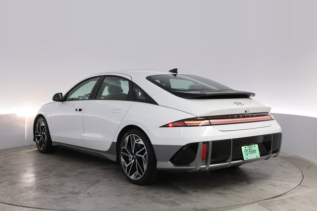 2024 Hyundai IONIQ 6 — photo 13 of 27