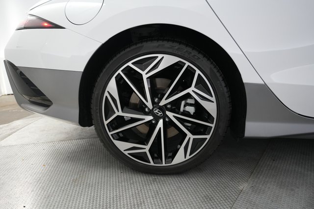 2024 Hyundai IONIQ 6 — photo 17 of 27