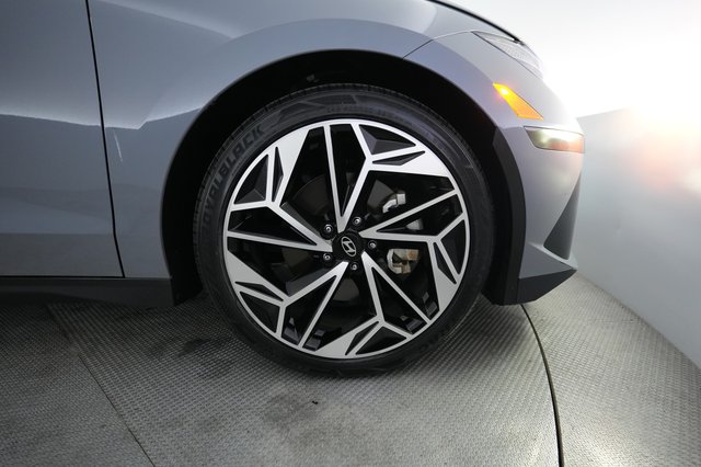 2024 Hyundai IONIQ 6 — photo 16 of 28