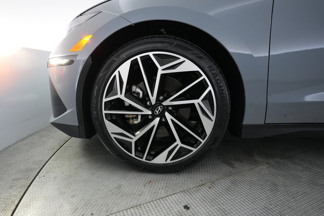 2024 Hyundai IONIQ 6 — photo 15 of 28