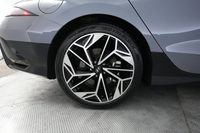 2024 Hyundai IONIQ 6 — photo 17 of 28
