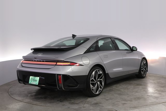 2024 Hyundai IONIQ 6 — photo 2 of 21