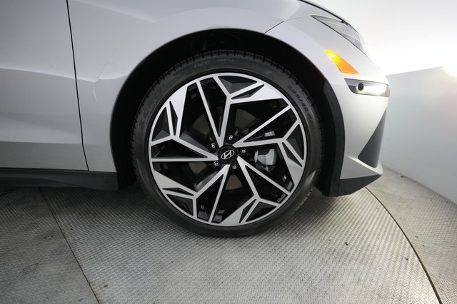 2024 Hyundai IONIQ 6 — photo 16 of 21