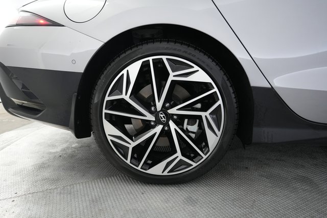 2024 Hyundai IONIQ 6 — photo 17 of 21