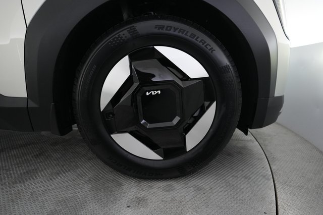 2024 Kia EV9 — photo 16 of 26