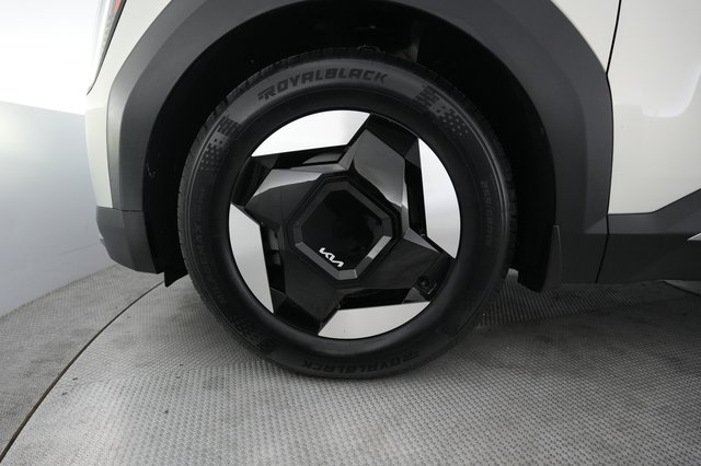 2024 Kia EV9 — photo 15 of 26