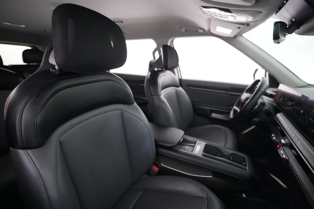 2024 Kia EV9 — photo 18 of 26