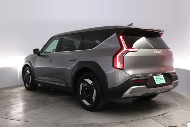 2024 Kia EV9 — photo 13 of 26