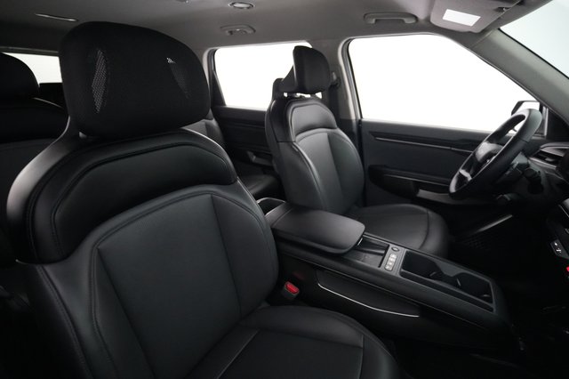 2024 Kia EV9 — photo 18 of 26