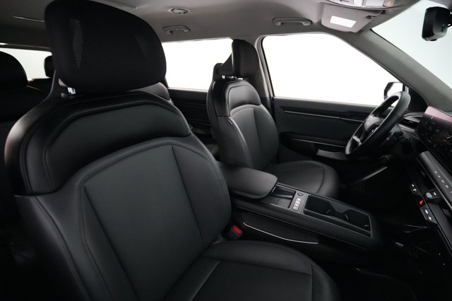 2024 Kia EV9 — photo 18 of 26