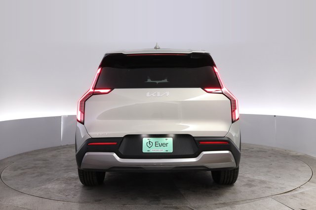 2024 Kia EV9 — photo 12 of 29