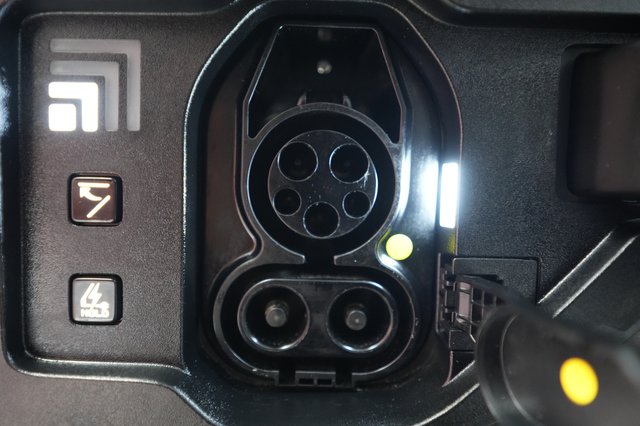 2024 Kia EV9 — photo 8 of 29