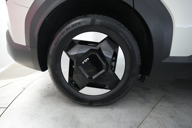 2024 Kia EV9 — photo 17 of 29