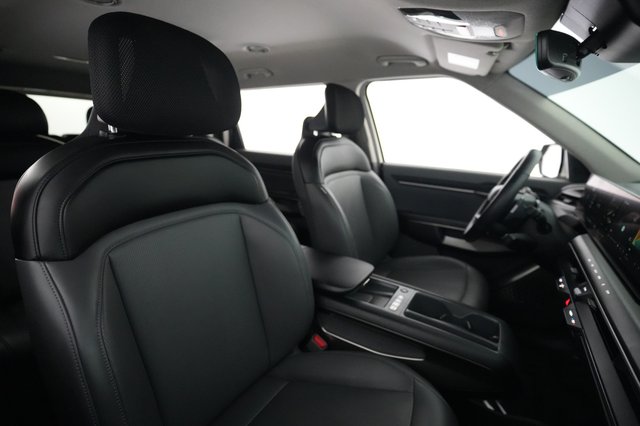 2024 Kia EV9 — photo 18 of 29