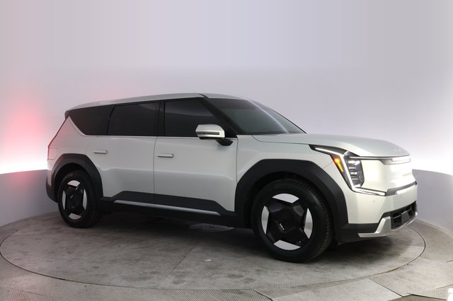 2024 Kia EV9 — photo 11 of 29