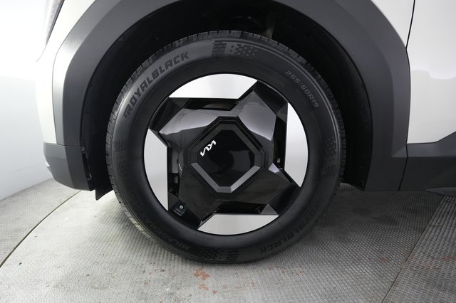 2024 Kia EV9 — photo 16 of 29