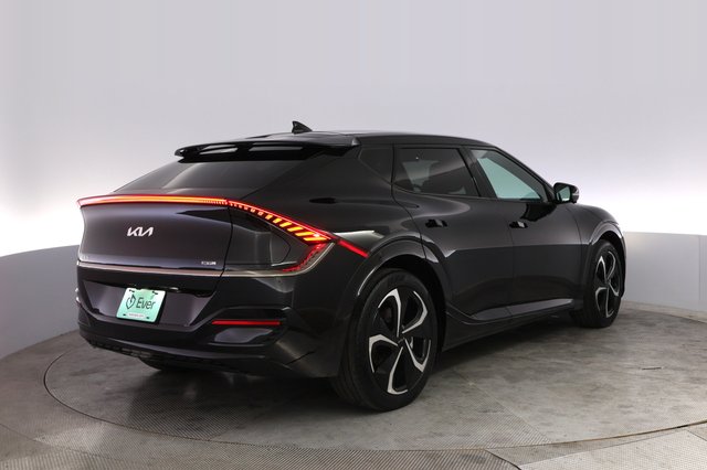 2024 Kia EV6 — photo 2 of 28