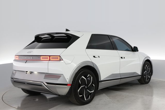 2023 Hyundai IONIQ 5 — photo 2 of 20
