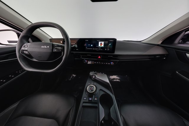 2025 Kia EV6 — photo 21 of 24