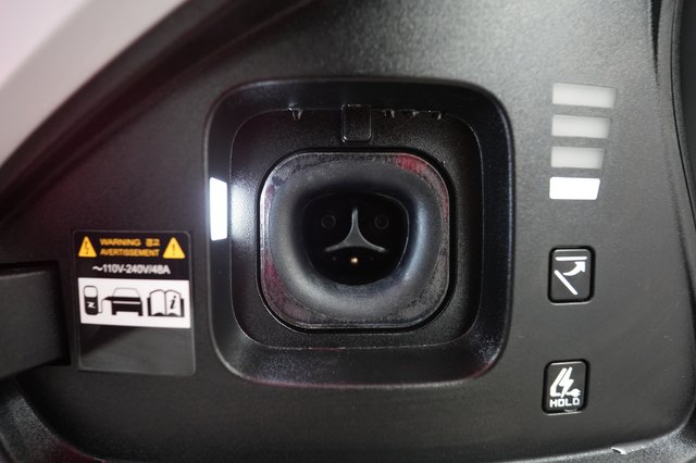 2025 Kia EV6 — photo 8 of 24