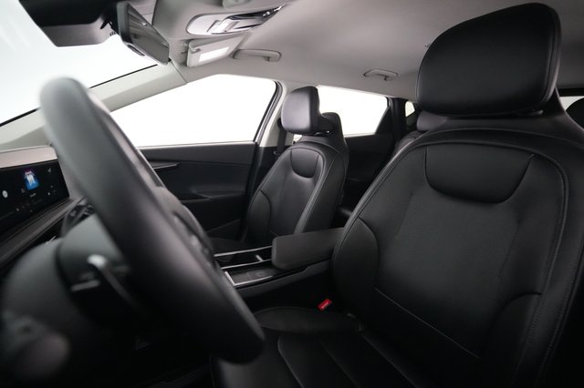 2025 Kia EV6 — photo 3 of 24