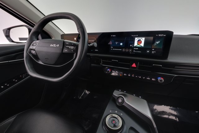 2025 Kia EV6 — photo 20 of 24