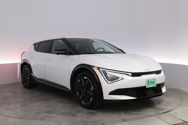 2025 Kia EV6 — photo 10 of 24