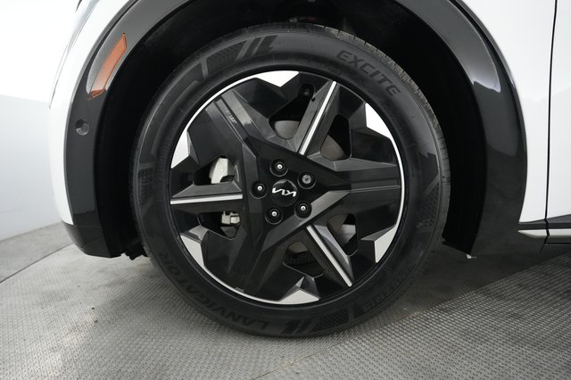 2025 Kia EV6 — photo 15 of 24