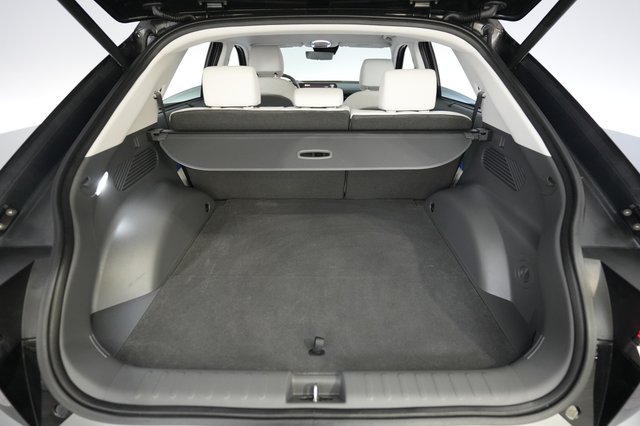 2025 Hyundai IONIQ 5 — photo 6 of 25