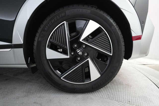 2025 Hyundai IONIQ 5 — photo 7 of 25