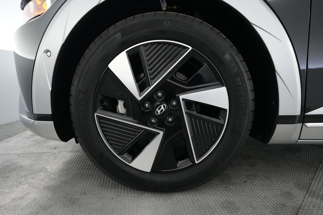 2025 Hyundai IONIQ 5 — photo 15 of 25