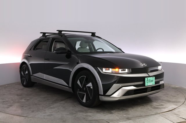 2025 Hyundai IONIQ 5 — photo 10 of 25