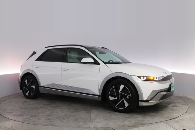 2025 Hyundai IONIQ 5 — photo 11 of 24