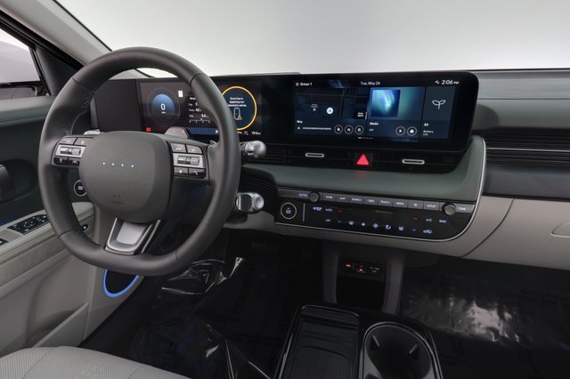 2025 Hyundai IONIQ 5 — photo 20 of 24