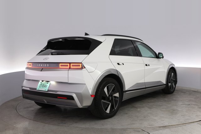 2025 Hyundai IONIQ 5 — photo 2 of 24