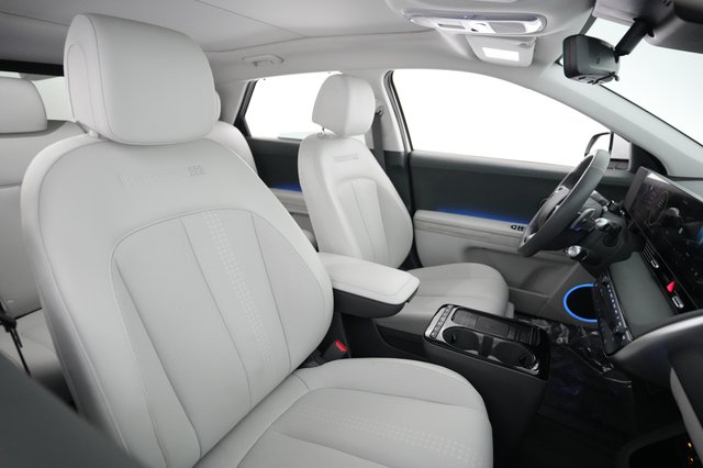 2025 Hyundai IONIQ 5 — photo 18 of 24