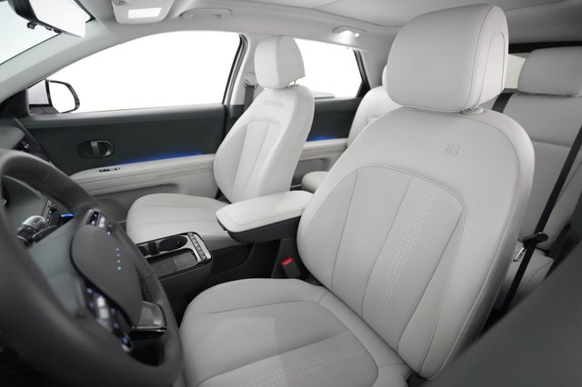 2025 Hyundai IONIQ 5 — photo 3 of 24