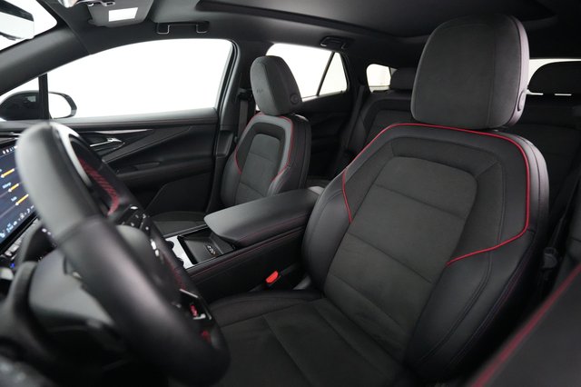 2025 Chevrolet Blazer EV — photo 3 of 26