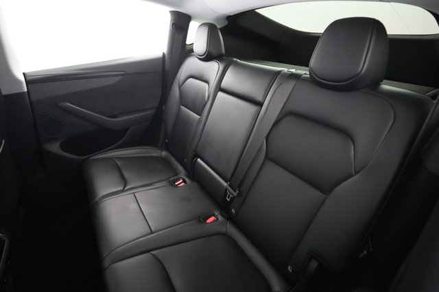 2026 Tesla Model Y — photo 19 of 23
