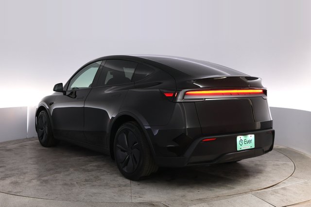 2026 Tesla Model Y — photo 13 of 23