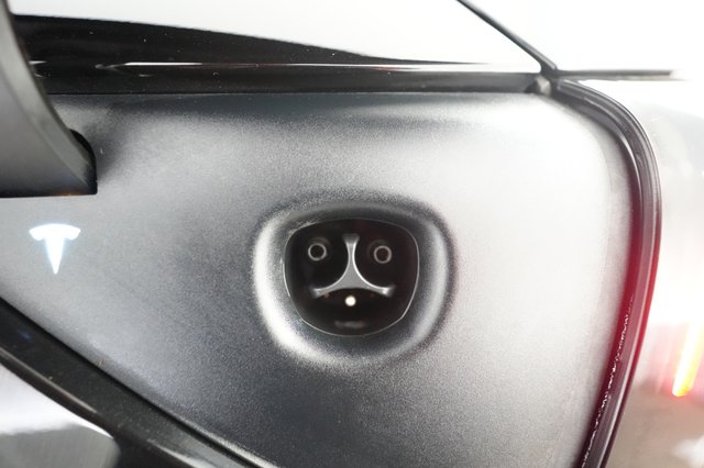 2026 Tesla Model Y — photo 8 of 23