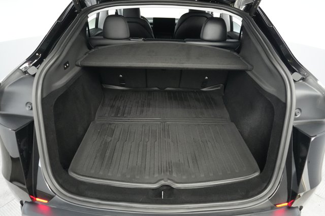 2026 Tesla Model Y — photo 6 of 23