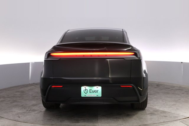 2026 Tesla Model Y — photo 12 of 23