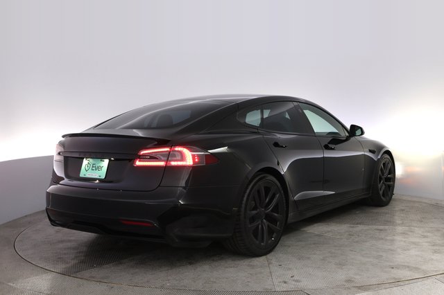 2022 Tesla Model S — photo 2 of 28