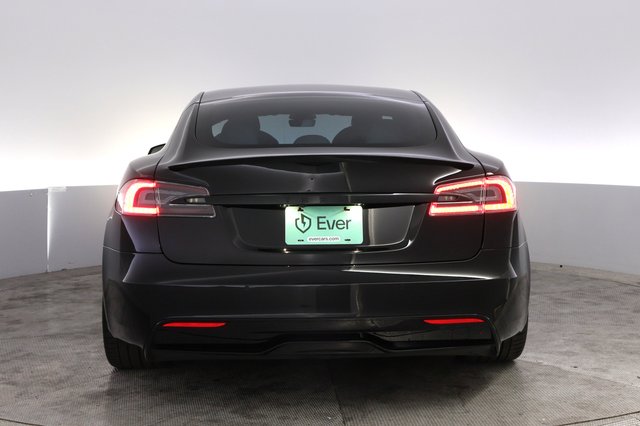 2022 Tesla Model S — photo 12 of 28