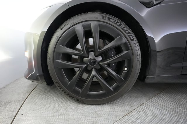 2022 Tesla Model S — photo 15 of 28